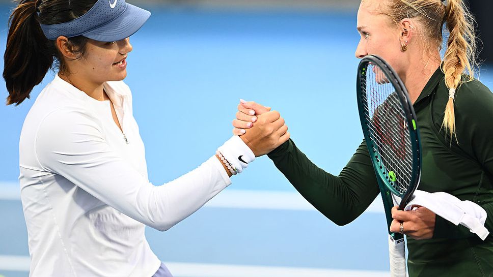 Поставената под номер 1 Ема Радукану Великобритания отпадна на четвъртфиналите