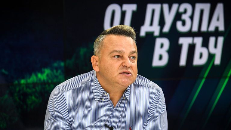  Градев: Михайлов е починал от боязън, Бербатов ще го отнесе като куцо пиле домат 