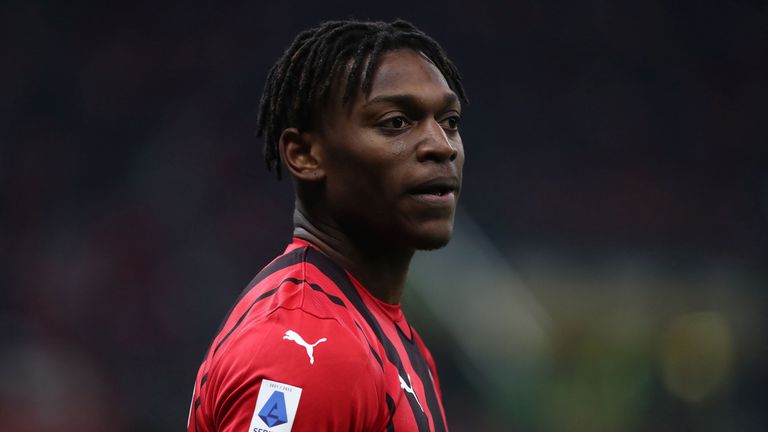  Арсенал и Нюкасъл си харесаха Рафаел Леао 