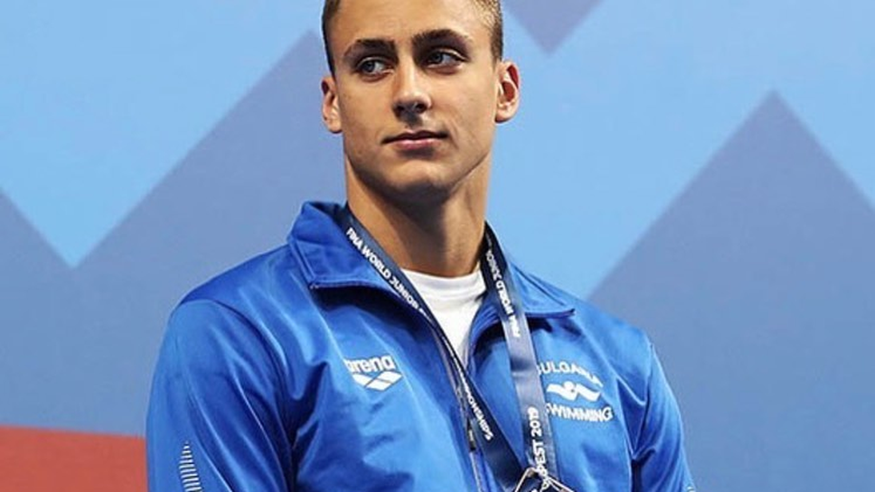 4000 лева от медала на Йосиф Миладинов отиват за пострадалите от земетресението! Спечелилата търга го връща на плувеца