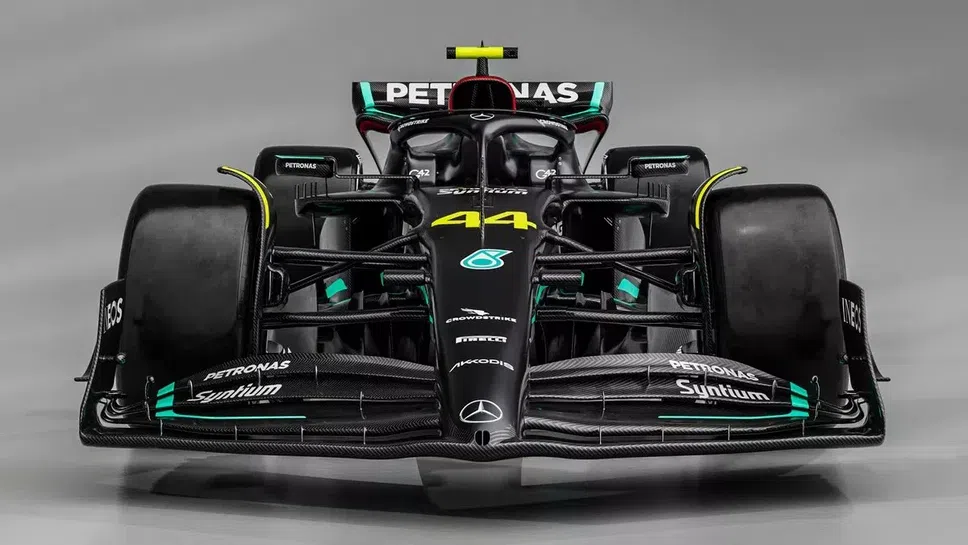 С какво е по-добър W14 от предшественика си?