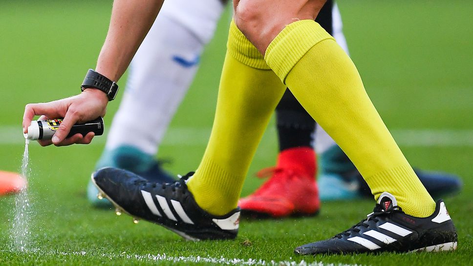 Опитният германски съдия Тобиас Щилер ще ръководи първия мач между