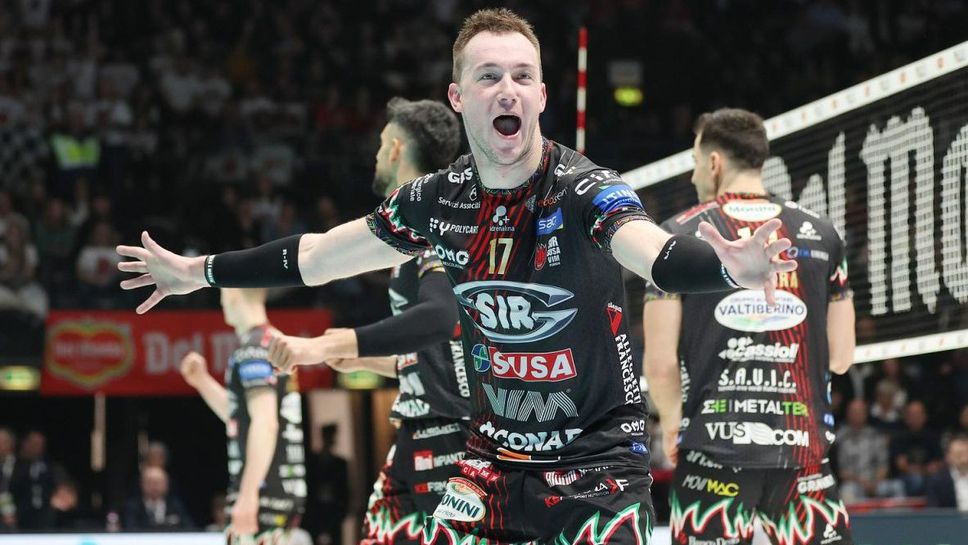 Идолът на Перуджа остава в отбора