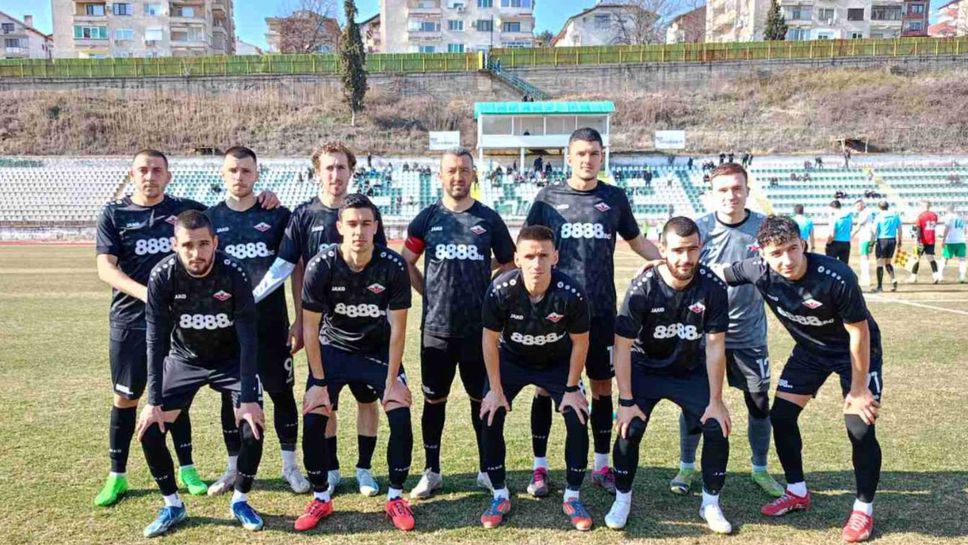 Септември Симитли надви в Костинброд едноименния тим с 3 2 Срещата