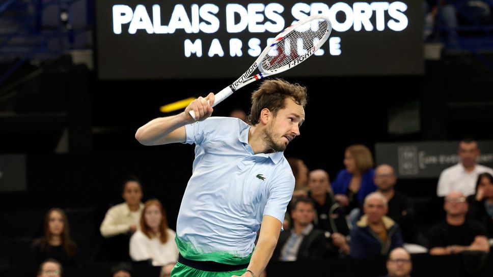 Медведев и Умбер са полуфиналисти в Марсилия