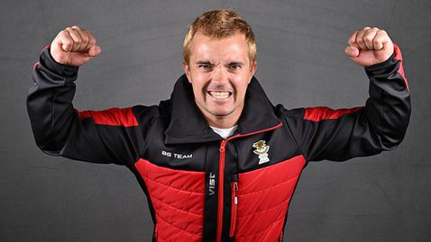 Алберт Попов и конкурентите му се изправят пред предизвикателството на "равния" слалом в Бормио