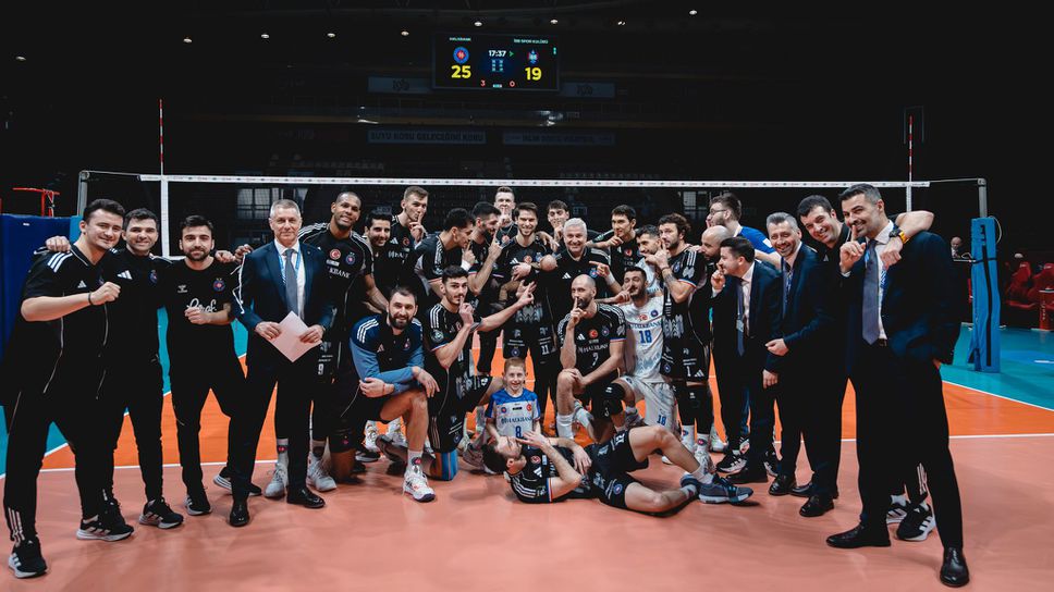 Отборът на Халкбанк Анкара в който играят бившите национали Матей