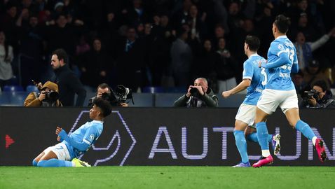 Наполи доказа защо е шампион и два пъти се върна геройски срещу Рома