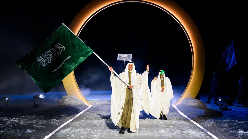 През август 2021 г Ракан Алиреза напуска корпоративната си работа