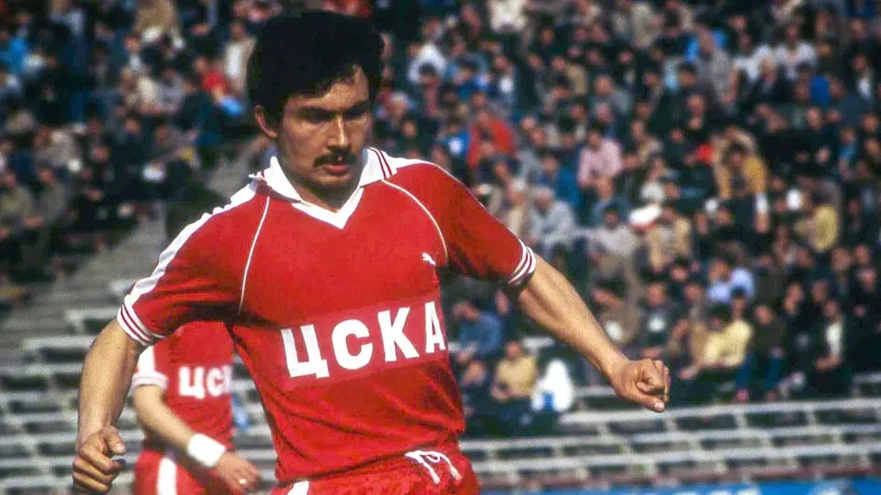 Легендарното крило на ЦСКА Цветан Йончев навършва 70 години днес