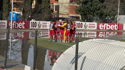 Дъжд от вода и след това дъжд от голове в Петрич