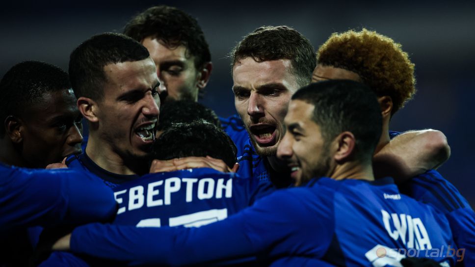 Левски 3:0 Ботев (Пловдив), "сините" се забавляват