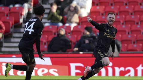 Фулъм е на 1/8-финал след обрат срещу Стоук