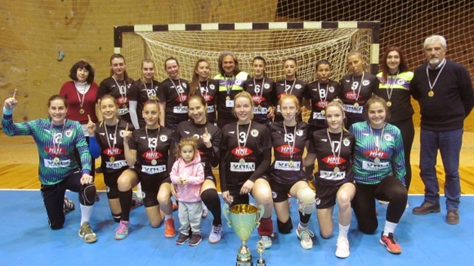 Етър спечелирекордна 14-а Купа на България по хандбал при жените (видео + снимки)