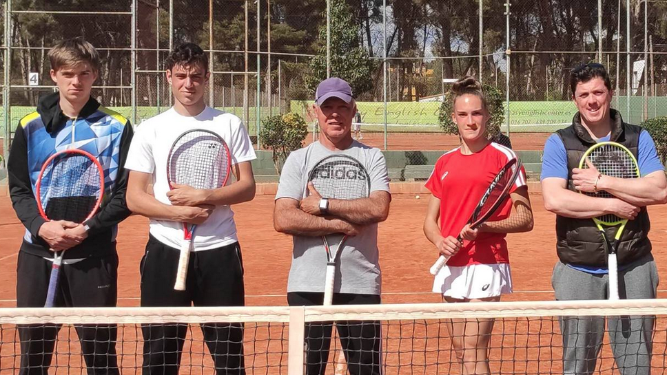 Трима наши таланти проведоха подготовка в световноизвестна тенис академия