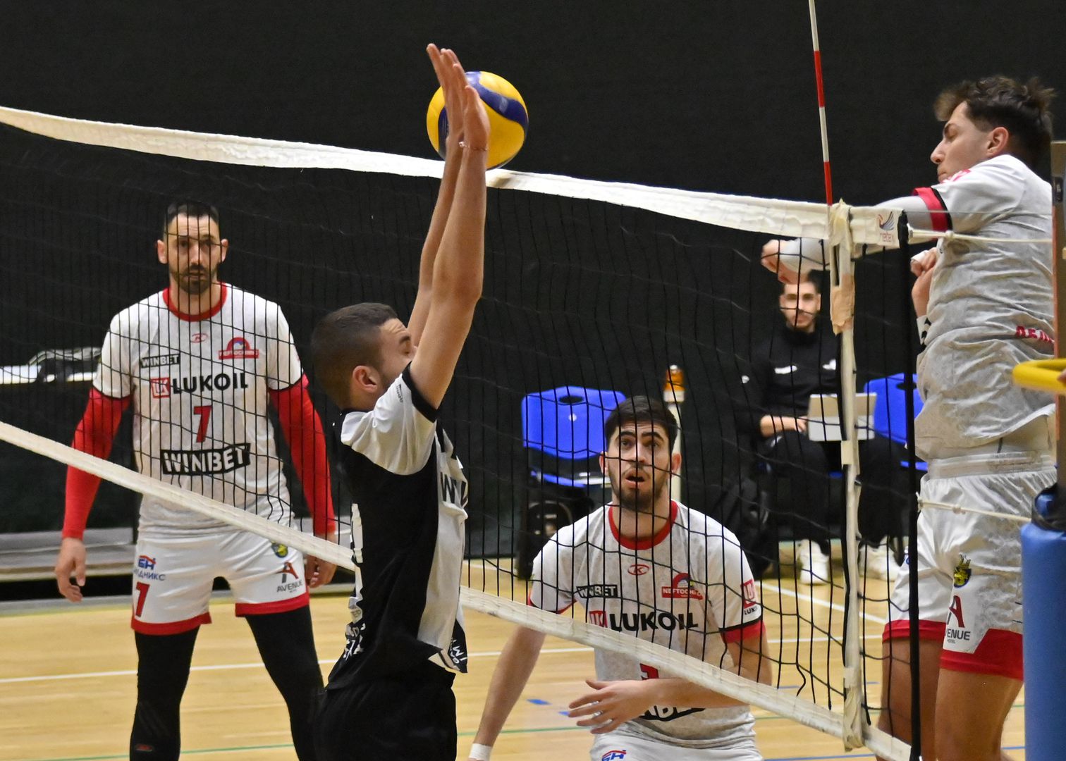 Efbet Супер Волей: Локомотив (Пловдив) - Нефтохимик 2010 (Бургас) 0:3 🏐