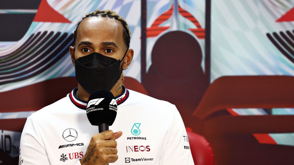 Хамилтън: Трябват ни поне 4 старта, за да оправим колата