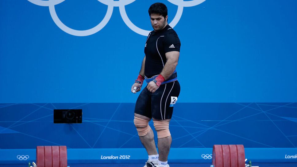 Олимпийски шампион поема националния отбор на Иран по вдигане на тежести