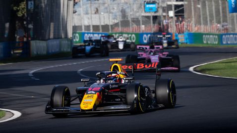  Никола Цолов с точки от първия старт за сезона във Формула 3 