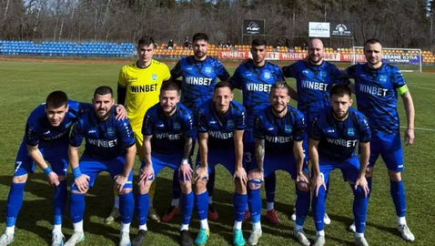 Рилски спортист продължава без грешка, спечели и отново дръпна с четири точки на върха