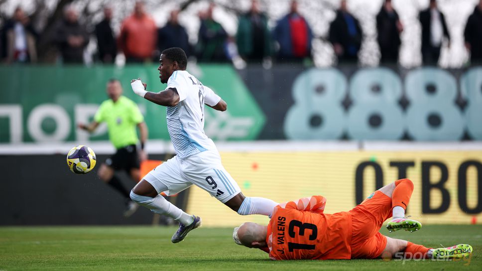 Берое 0:0 Левски, Хуан Переа води атаката на "сините"