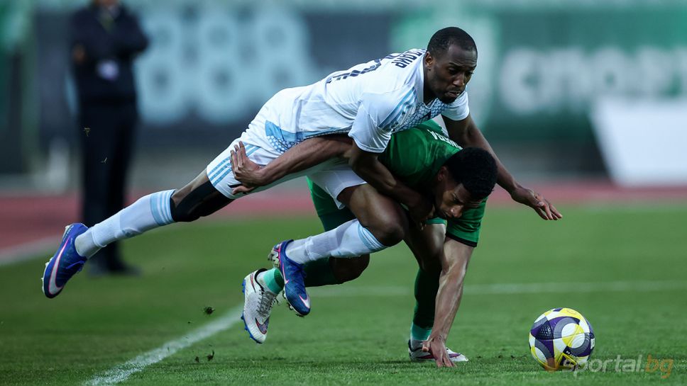 Берое 0:0 Левски, Хулио Веласкес с интересна промяна на почивката