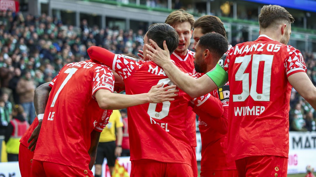 Майнц спечели битката за оцеляване