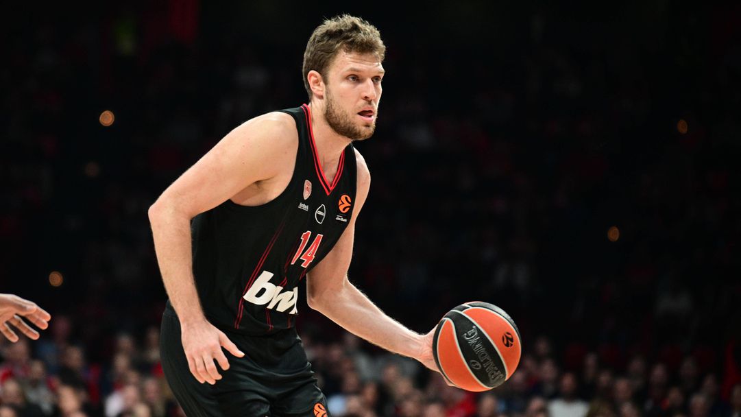 Везенков с емоционално изказване: Докога ще се убиват хора, защото някой не харесва отбора, който подкрепят?