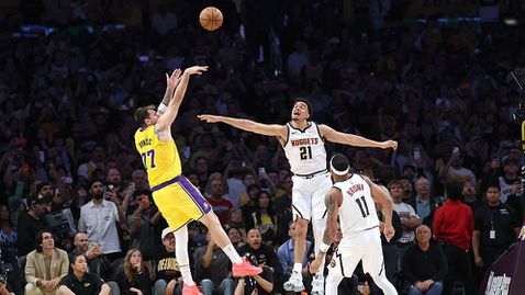 ЛА Лейкърс спечели лудия трилър с Денвър, Дончич и Йокич с трипъл-дабъл