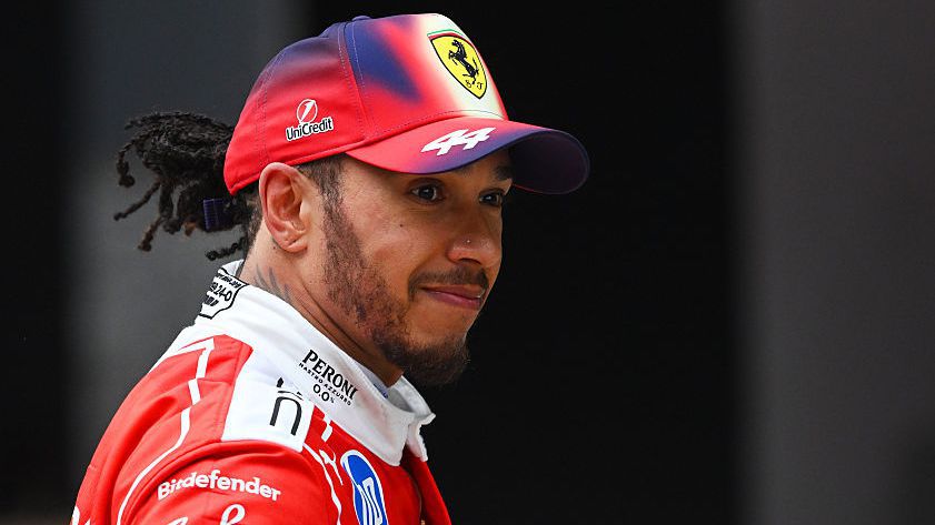 Хамилтън: Мерцедес се откъсват напред, но беше забавно