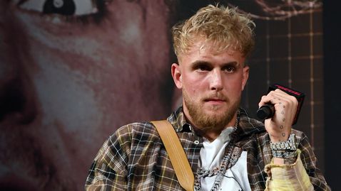 Джейк Пол отрича изнасилване на Tik Tok знаменитост