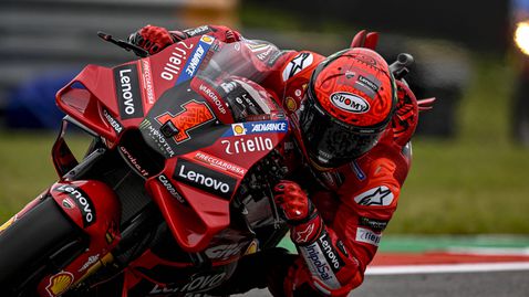 Баная унищожи рекорда на пистата в Остин и спечели първи полпозишън за сезона