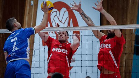 ЦСКА води с 12:5 срещу Левски във финалите