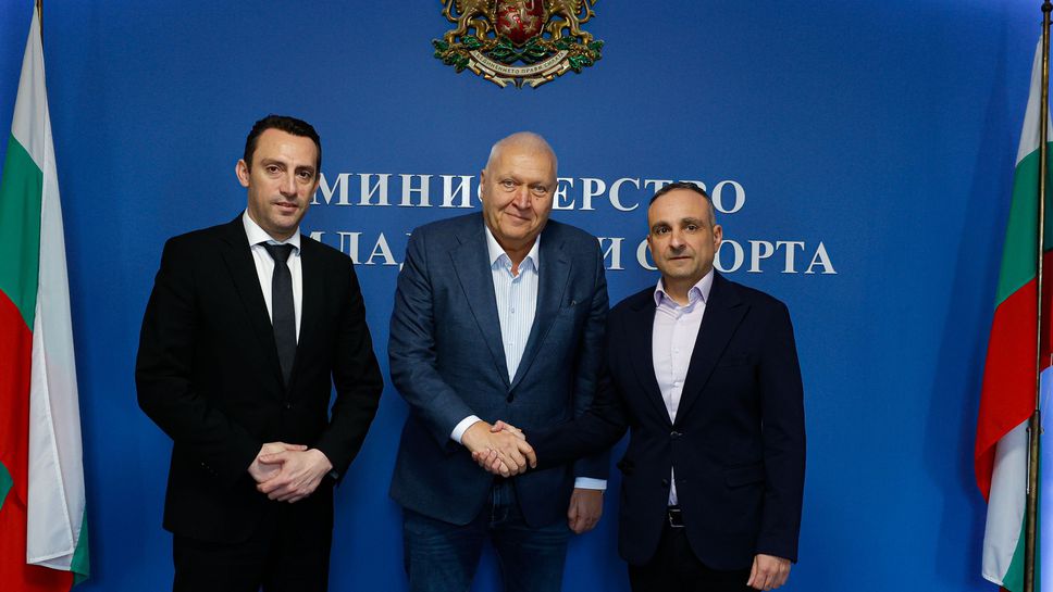 Десетина дни след като беше предупреден от световната федерация по