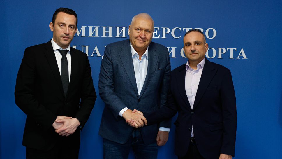 Десетина дни след като беше предупреден от световната федерация по