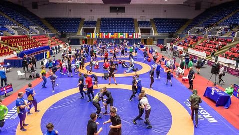 Солиден български отбор ще участва на турнир по борба в Румъния