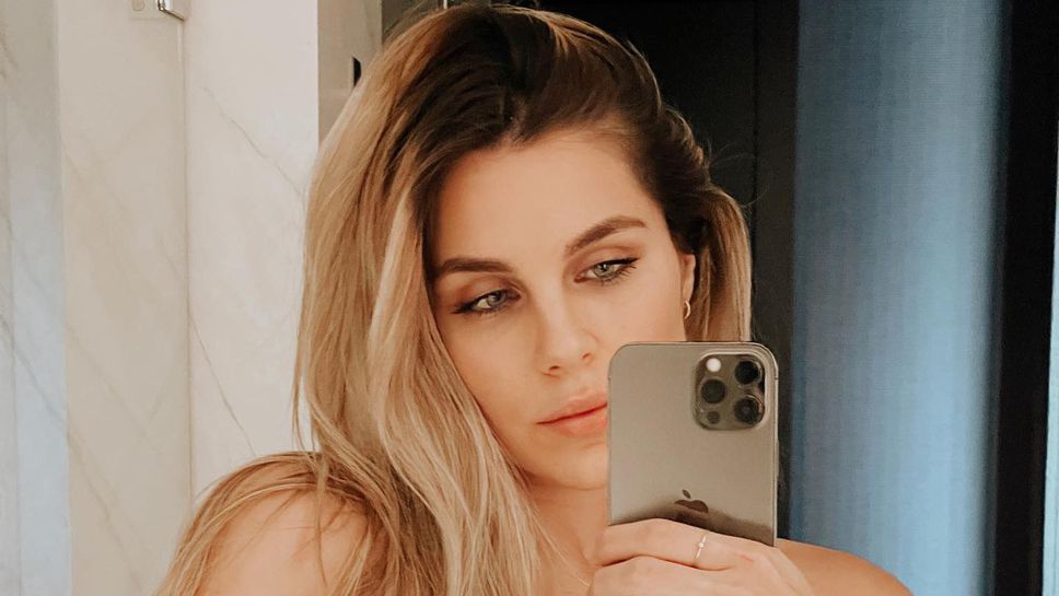 Сестрата на Икарди пак показа сексапила си