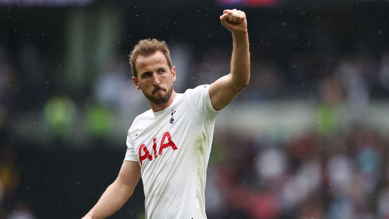 си свърши работата и победи като домакин в Лондон в