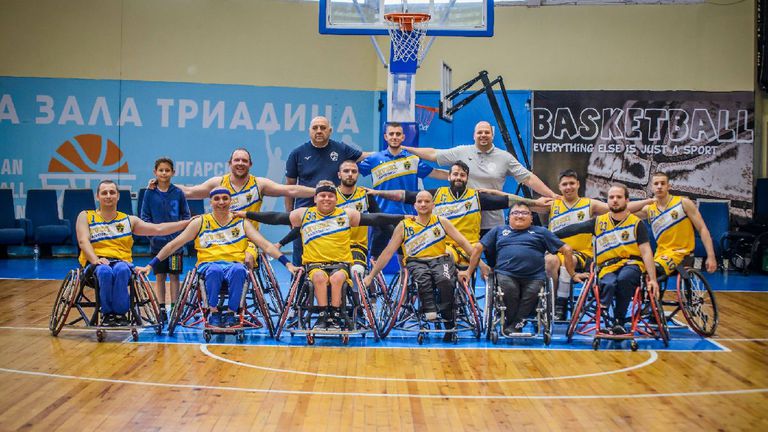 Левски победи София Балкан в дербито по баскетбол на колички