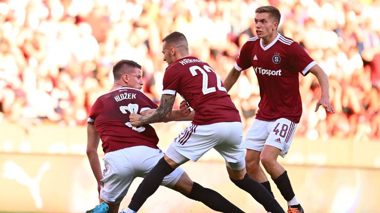  Спарта завоюва дербито със Славия, Минчев влезе като промяна 