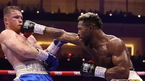 Канело срещу Крауфорд с нова дата и нова локация