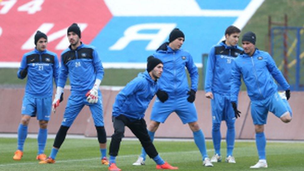 Минев и Краев тренират на облекчен преди мача с Литекс