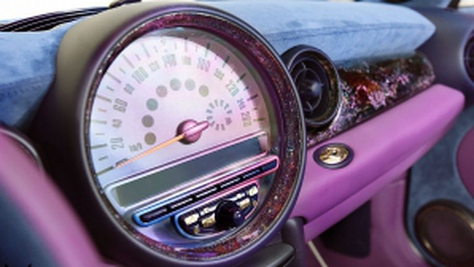 Това е най-ексцентричното MINI One Cabrio във вселенат