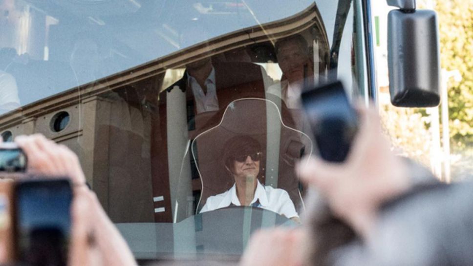 Двойничка на Йоги Льов кара автобуса на Бундестима