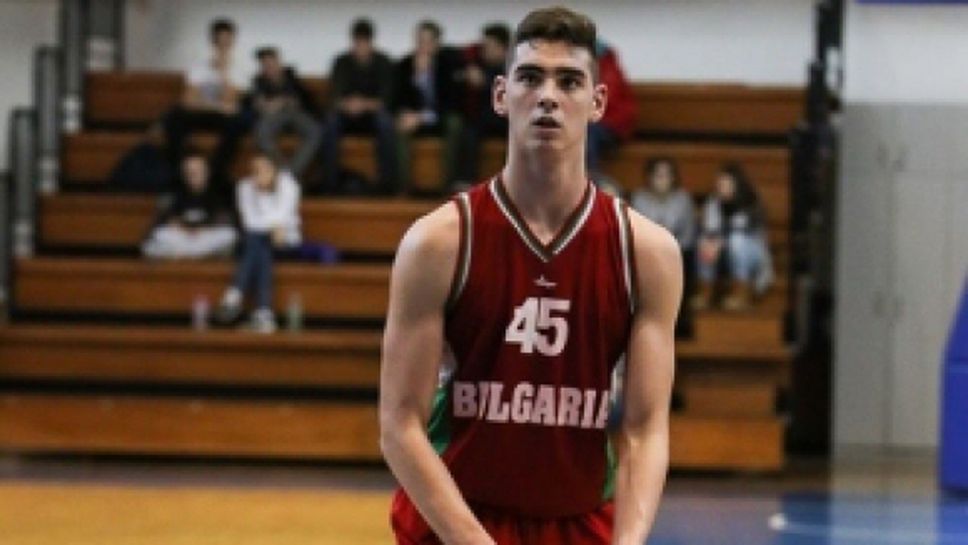 Чернокожев прегази Македония насред Скопие