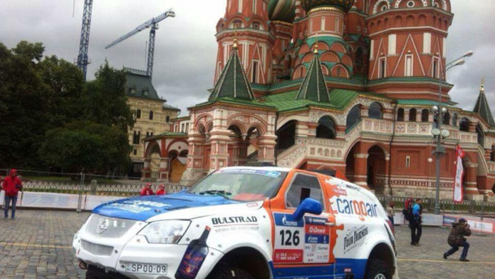 Петър Ценков и Иван Маринов напредват успешно в Silk Way Rally 2016