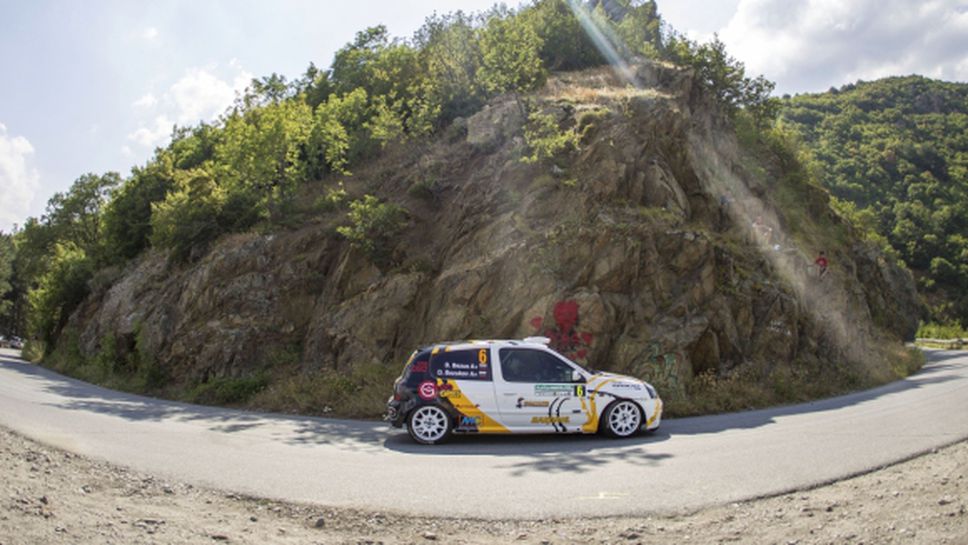 Арт Рейсинг първи в отборното класиране на рали "Твърдица-Елена"