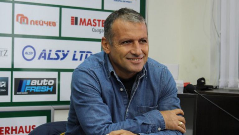 Димчо Ненов поиска кредит на доверие от феновете: Нов отбор сме, но имаме потенциал