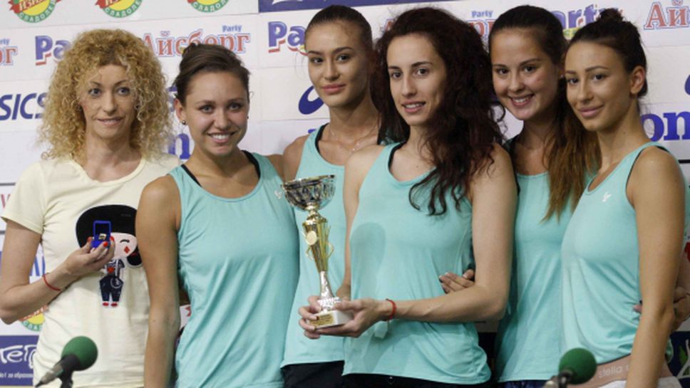 Ансамбълът с трета оценка на пет ленти на турнира от СК в Баку, Владинова финалистка на обръч и топка