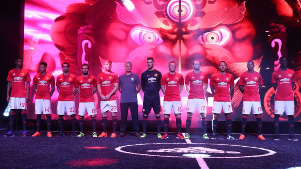 Манчестър Юнайтед представи екипа за новия сезон (галерия)